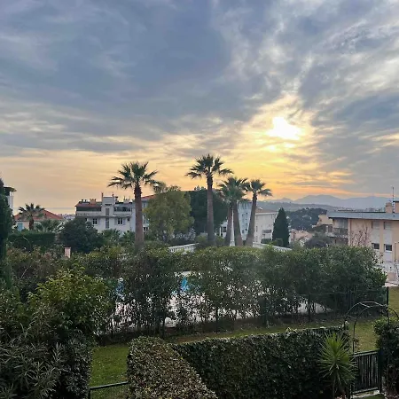 Terrasse Vue - A Quelques Minutes De Cannes Апартаменты *